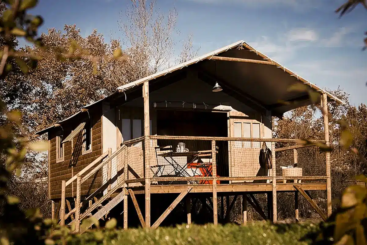 location insolite cabane lodge camping haute-loire