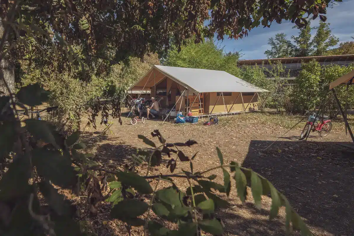 logement hebergement insolite camping haute-loire